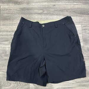 mens Under Armour shorts cargo gray size 38